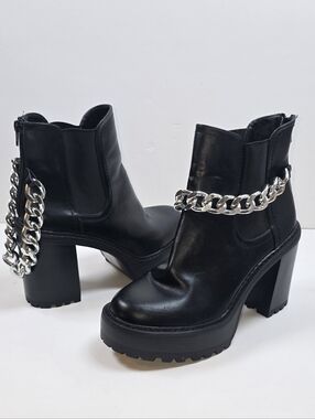 Madden Girl Chunky Platform Ankle Boots Chain Detail Lug Sole Size 9 Punk Goth